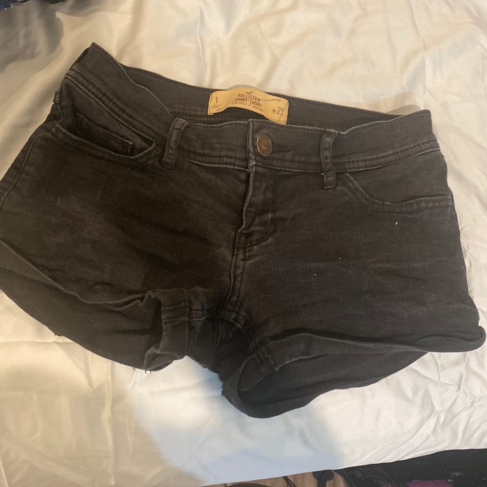 Hollister Short-Short low rise & 2” inseam